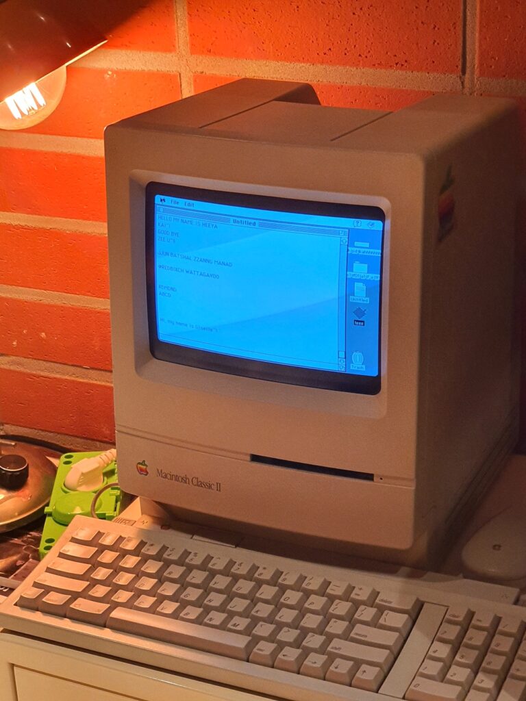 old macintosh computer