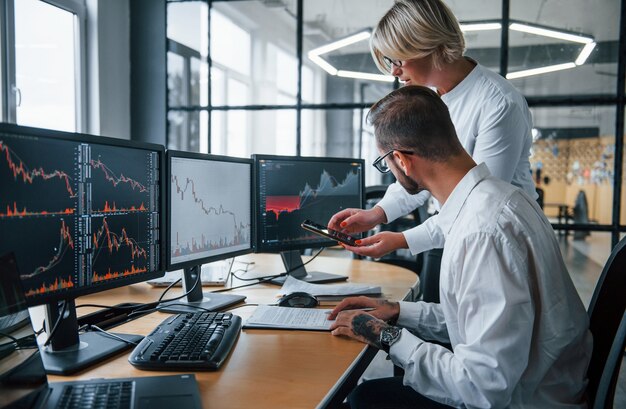 Field technician hardware monitoring