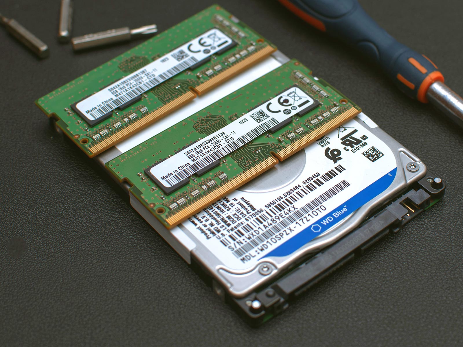 Computero technician completing onsite computer repair Computero technician completing onsite computer repair